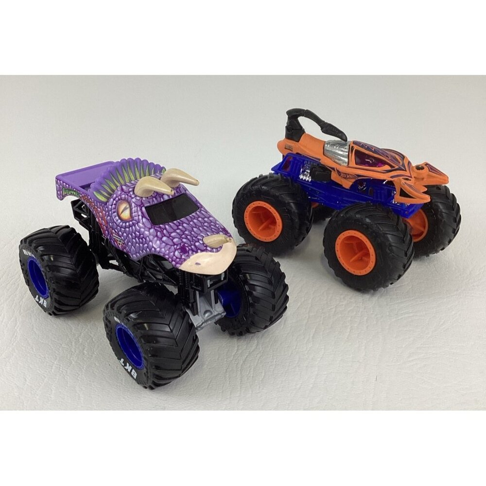Hot Wheels Monster Jam Scorpedo Jurassic World Diecast 1:64 Vehicle Truck Toy